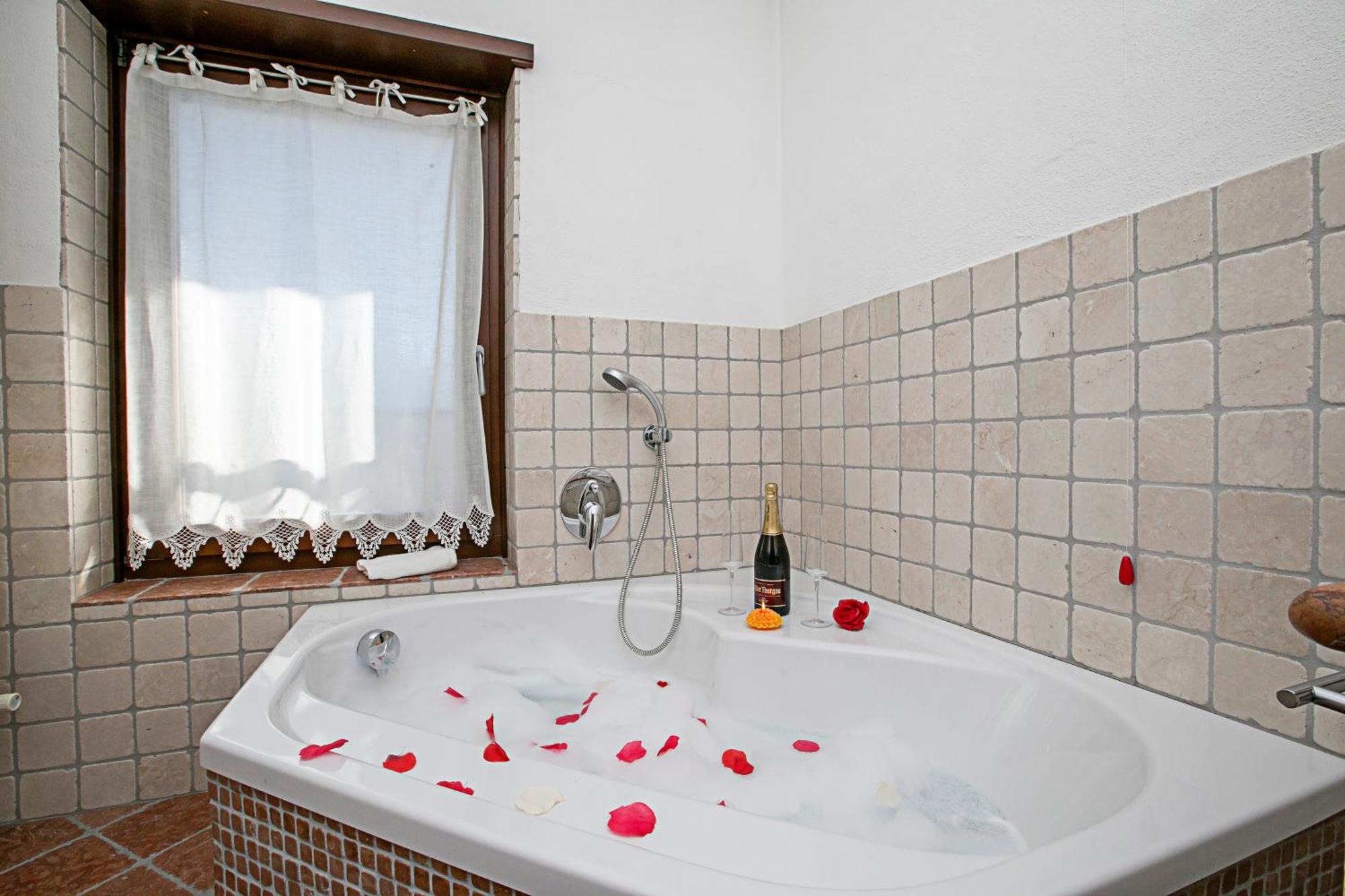 Paulie Apartment - Happy Rentals ริวาเดลการ์ดา ภายนอก รูปภาพ
