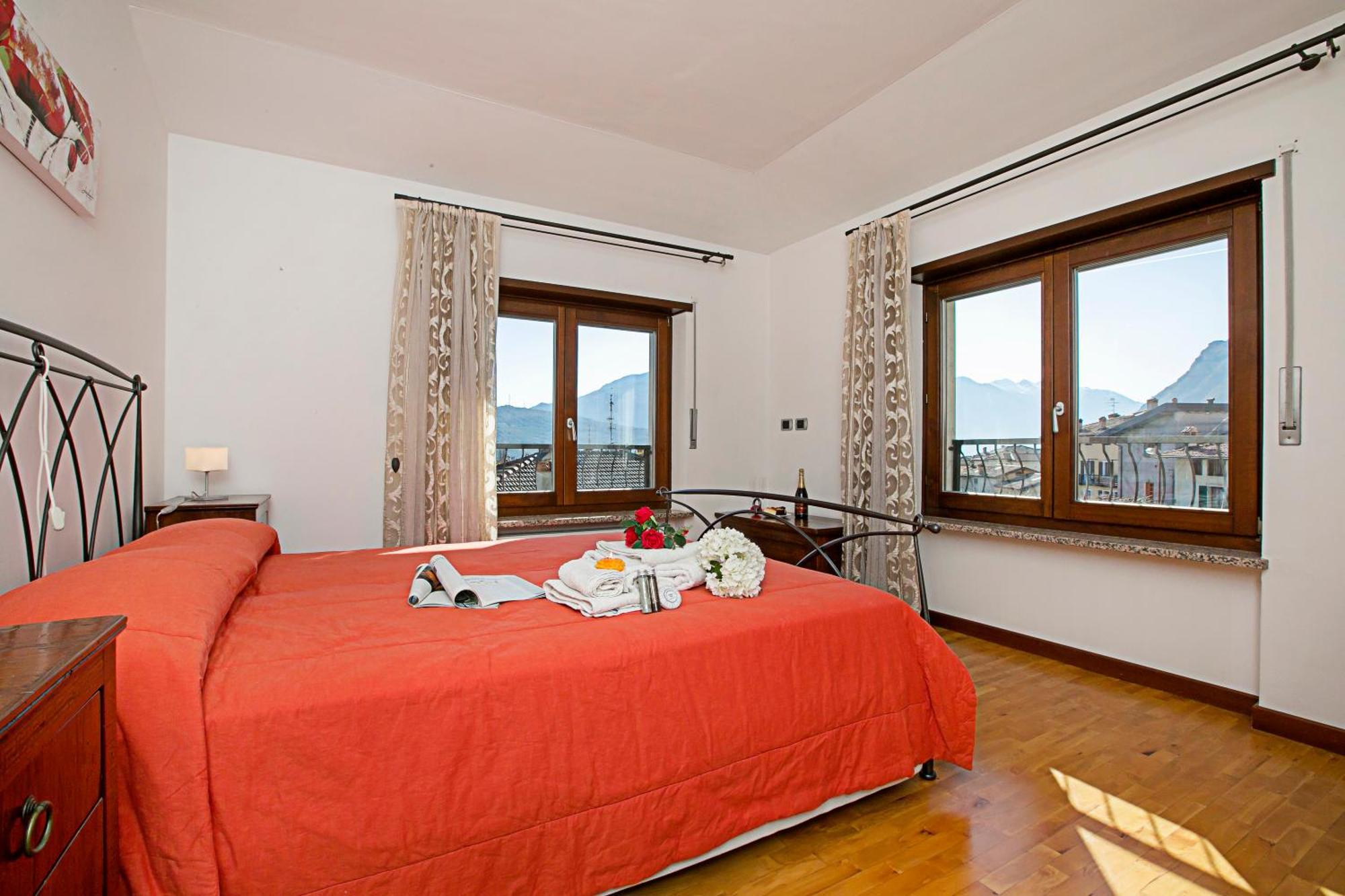 Paulie Apartment - Happy Rentals ริวาเดลการ์ดา ภายนอก รูปภาพ
